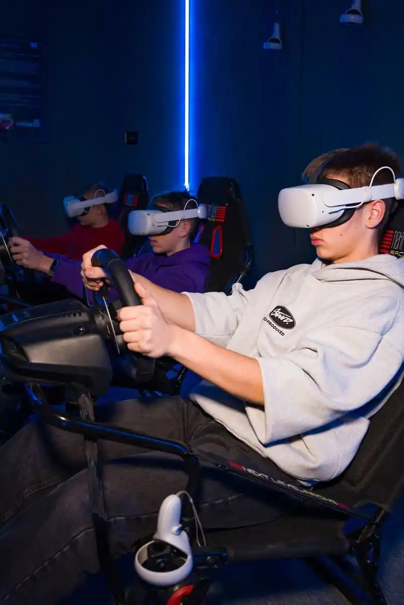 VR WYŚCIGI — 10