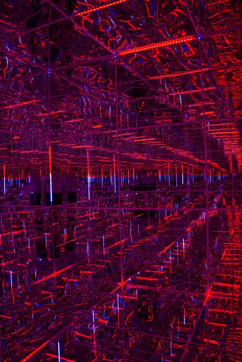 SALA NIESKOŃCZONOŚCI — 3