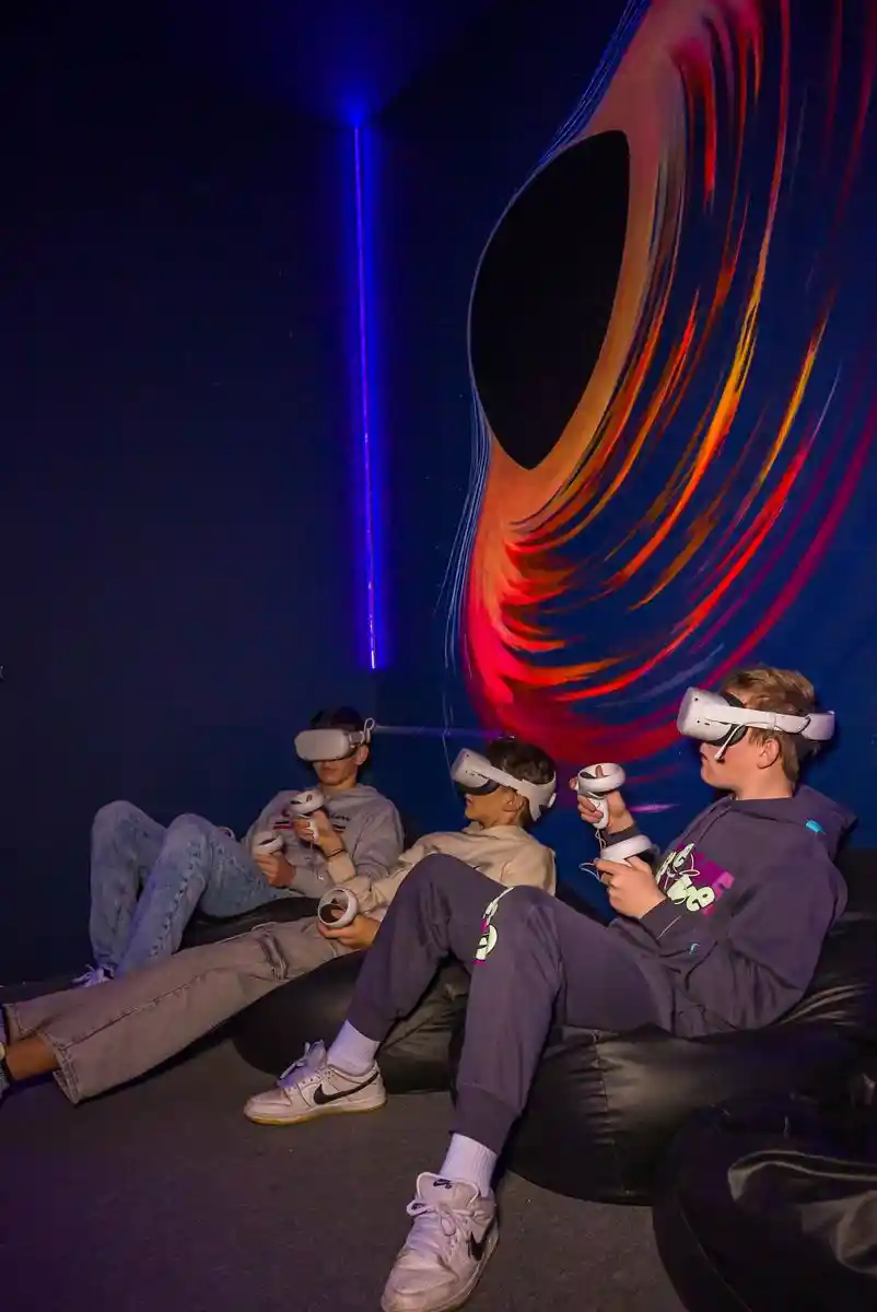 VR VISUAL — 8